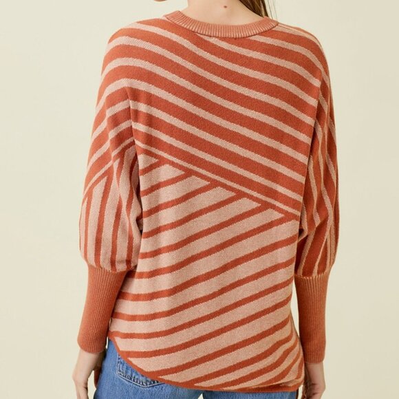 MYSTREE Taupe & Cream Diagonal Stripe Dolman Sleeve Sweater Asymmetrical Hem - Picture 6 of 8